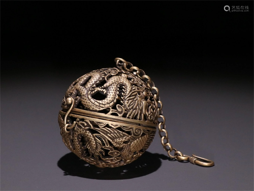 A Gilt Silver Diapasm with Dragon&Phoenix Pattern