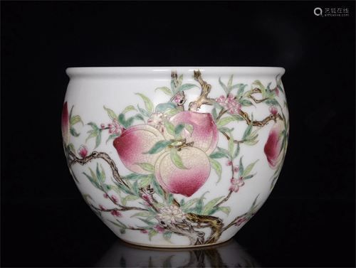 A Famille Rose Porcelain Vat