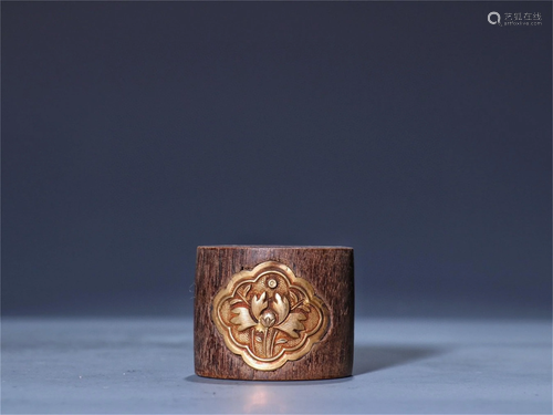 An Agarwood & Gilt Silver Thumb Ring