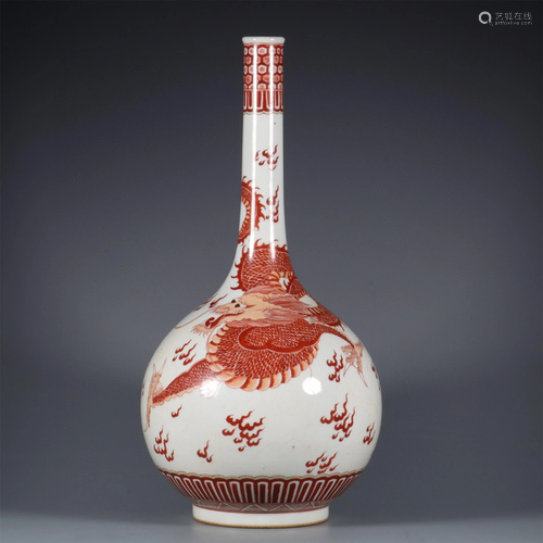 An Coral Red Glazed Porcelain Long Neck Vase