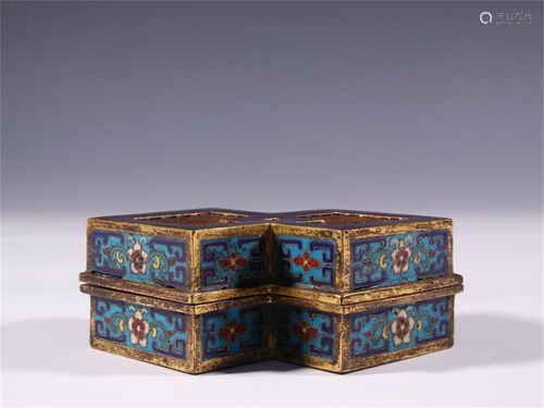 A Cloisonne Lidded Box with Flower Pattern