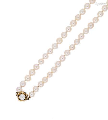 A single Opera length row of cultured pearls,