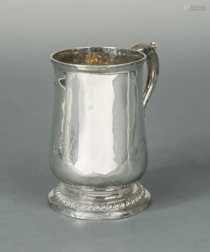 A George III 18th century silver tankard,