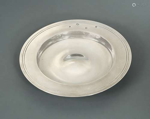 A 20th century silver 'Armada' style dish,