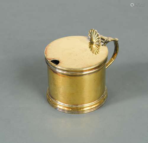 Chester - A George V silver gilt drum mustard,