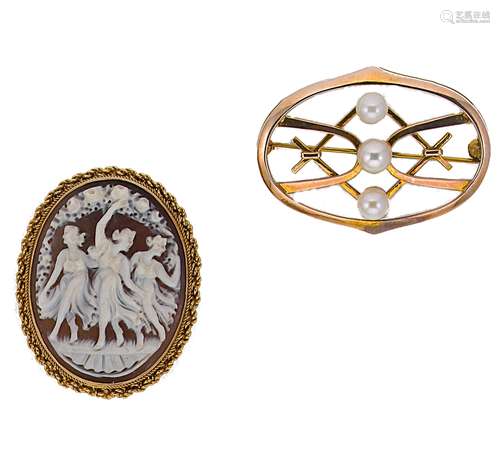 Two late 20th century brooches,