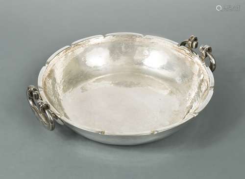 A mid-20th century Peruvian metalwares silver bowl,