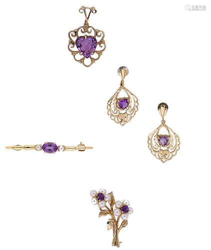 A quartet of amethyst set jewels,