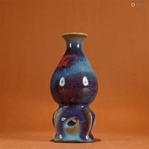 A Chinese Jun-Ware Glazed Porcelain Vase