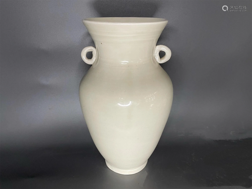 A Chinese Ding-Ware Glazed Porcelain Vase