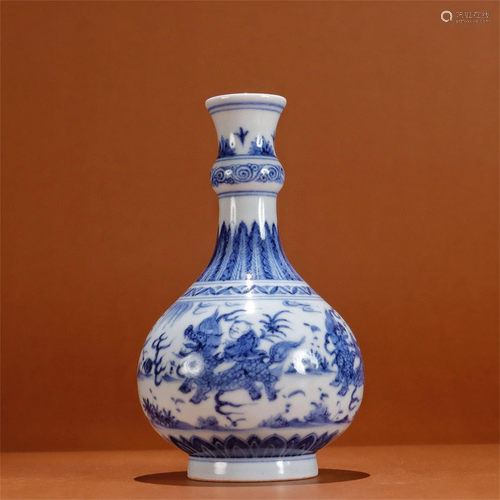 A Chinese Blue and White Porcelain Vase