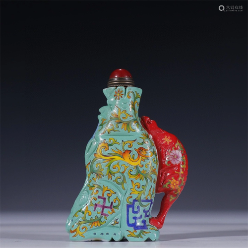 A Chinese Peking Glass Snuff Bottle