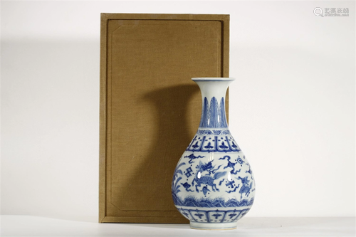 A Chinese Blue and White Porcelain Vase