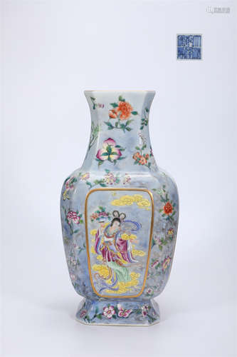 Yang Cai Di Lian Hua Window Ladies Inlaid Square Bottle