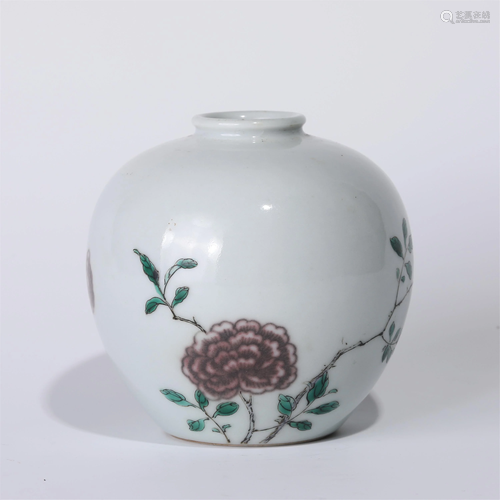 A CHINESE WU-CAI FLORAL PORCELAIN ZUN VASE