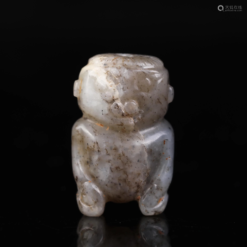 A CHINESE JADE CARVED FIGURAL DECORATION