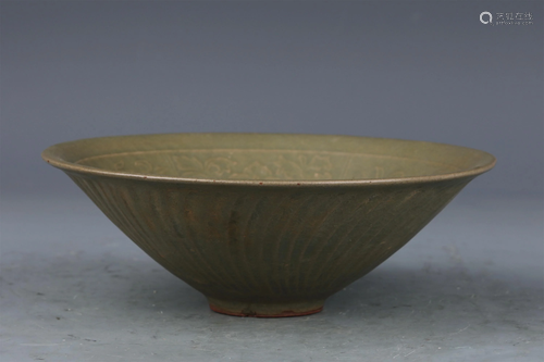 A CHINESE YAOZHOU TYPE INCISED PORCELAIN BOWL