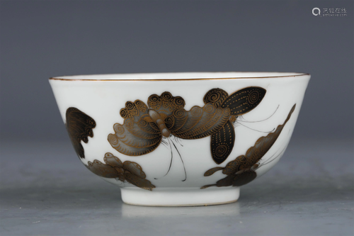 A CHINESE GOLD-PAINTED BLACK GROUND BUTTERFLIES BOWL