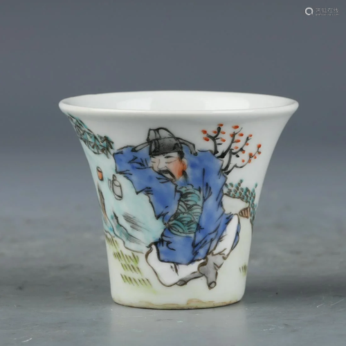 A CHINESE FAMILLE ROSE FIGURE STORY PORCELAIN CUP