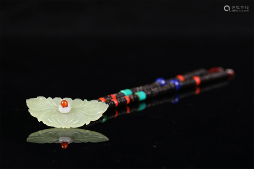 A CHINESE JADE CARVED PENDANT