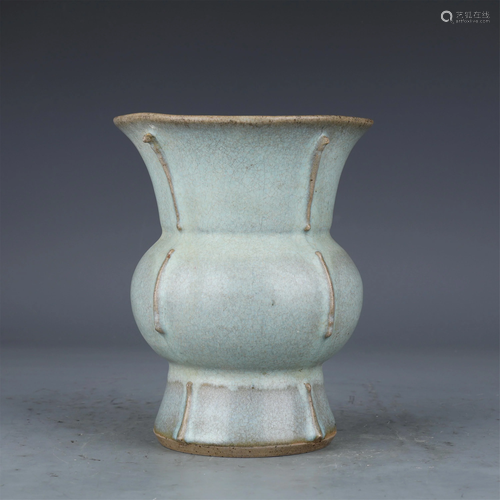 A CHINESE GUAN TYPE GLAZE PORCELAIN GU VASE