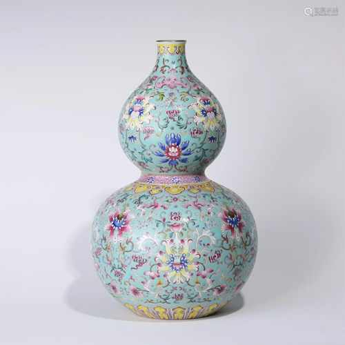 A CHINESE FAMILLE ROSE FLORAL DOUBLE-GOURDS VASE