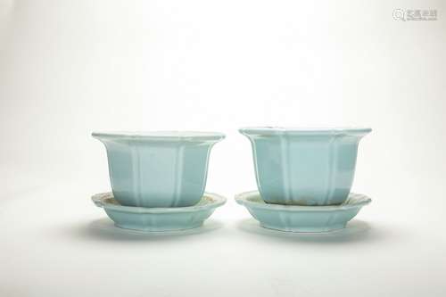 Chinese A Pair Of Green Glazed Porcelaind Flower Pots