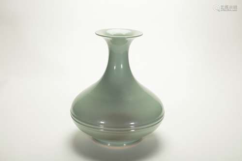 Chinese Green Glazed Porcelain Bottle