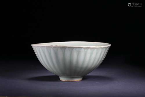 Chinese Hutian Wave Porcelain Bowl