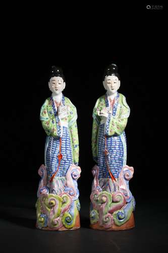 Chinese A Pair Of Famille Rose Porcelain Figures