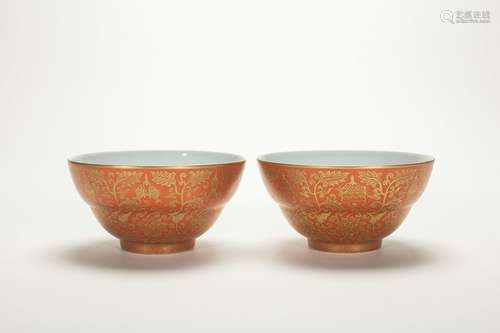 Chinese A Pair Of Fanhong Gold Painted Porcelain Bowls