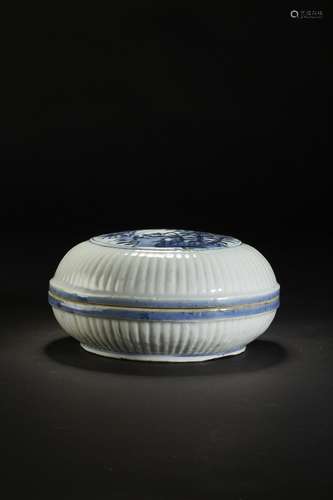 Chinese Blue And White Porcelain Cover Box