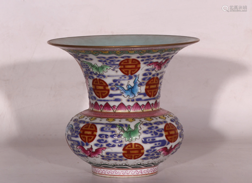 A CHINESE DOUCAI 'FU SHOU' PORCELAIN VASE