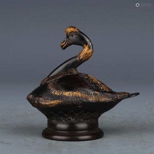 A CHINESE CARVED SWAN ORNAMENTS