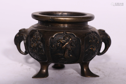 A CHINESE BRONZE CENSER WITH ELEPHANT HANDLES