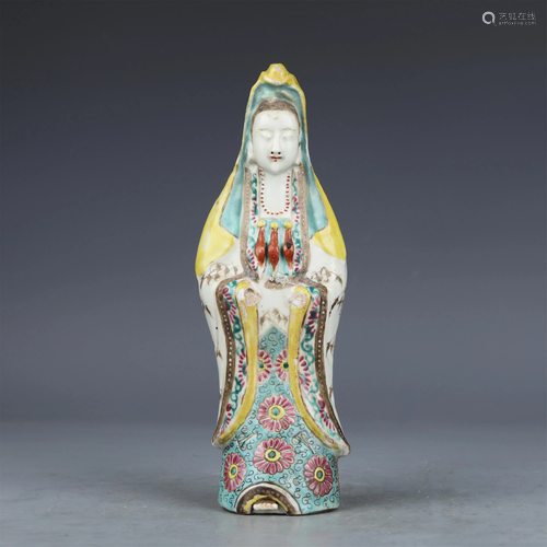 A CHINESE FAMILLE ROSE PORCELAIN FIGURE OF GUANYIN