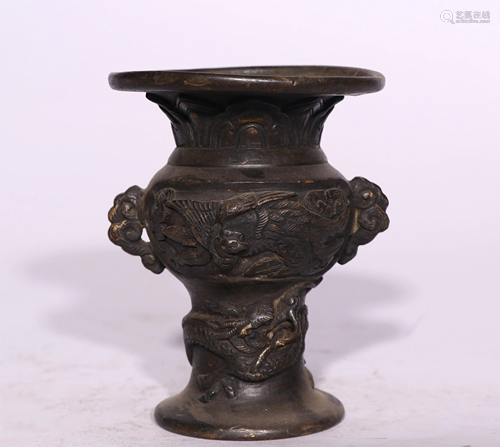 A CHINESE BRONZE GU VASE WITH DOUBLE HANDLES