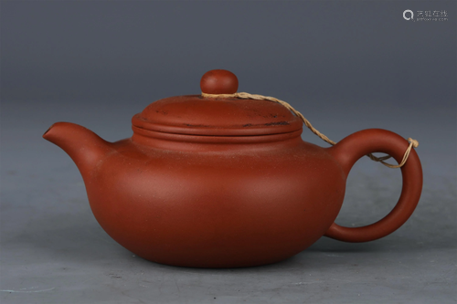 A CHINESE YIXING ZISHA CLAY TEA POT