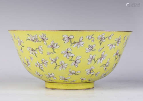 A yellow ground bowl