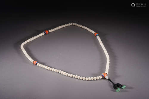 A pearl 108 buddha string