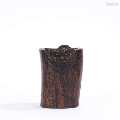 A eaglewood pen container