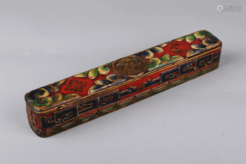 A CHINESE COLORFUL PAINTED WOOD BOX