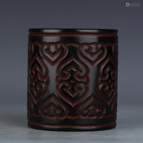 A CHINESE CARVED CLOUD PATTERN BRUSH POT