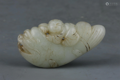 A CHINESE WHITE JADE CARVED FISH HAND PIECES