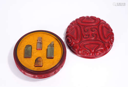 A set of crystal and Shou shan stone seal