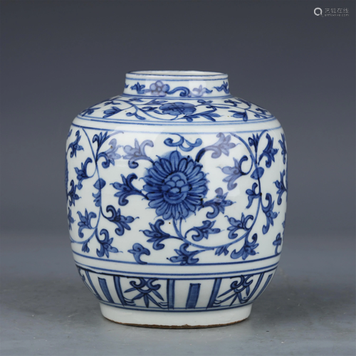 A CHINESE BLUE AND WHITE PORCELAIN FLOWER JAR