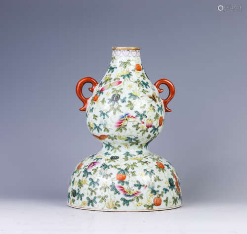 A famille-rose 'figure' gourd-shaped vase