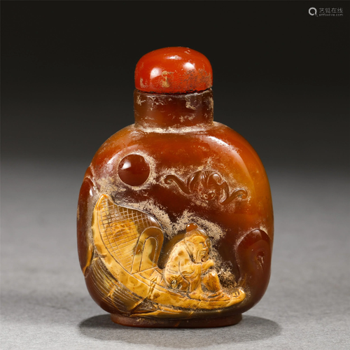 A CHINESE AGATE CARVED FIGURAL SNUFF BOTTLE