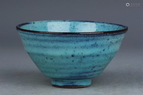 A CHINESE JUN TYPE GLAZED PORCELAIN BOWL