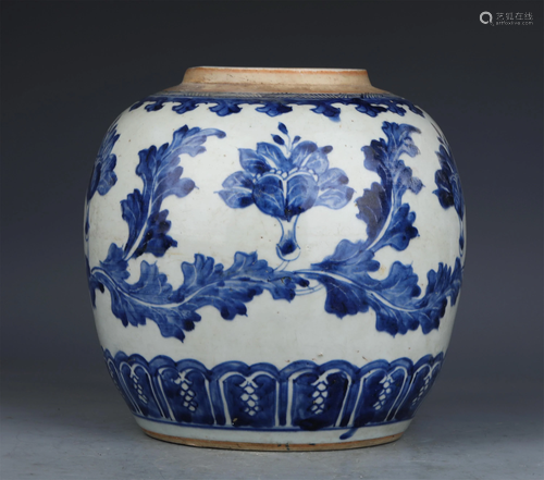 A CHINESE BLUE AND WHITE PORCELAIN JAR